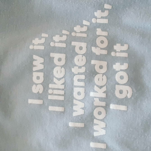 sky blue graphic tee - Penneshoppe - Picture 2 of 3